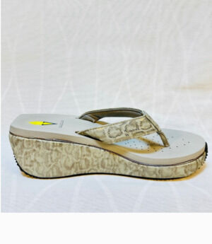 Volatile Platform Wedge Flip Flops Sandals Grey Snake Print Comfort Shoe size 10